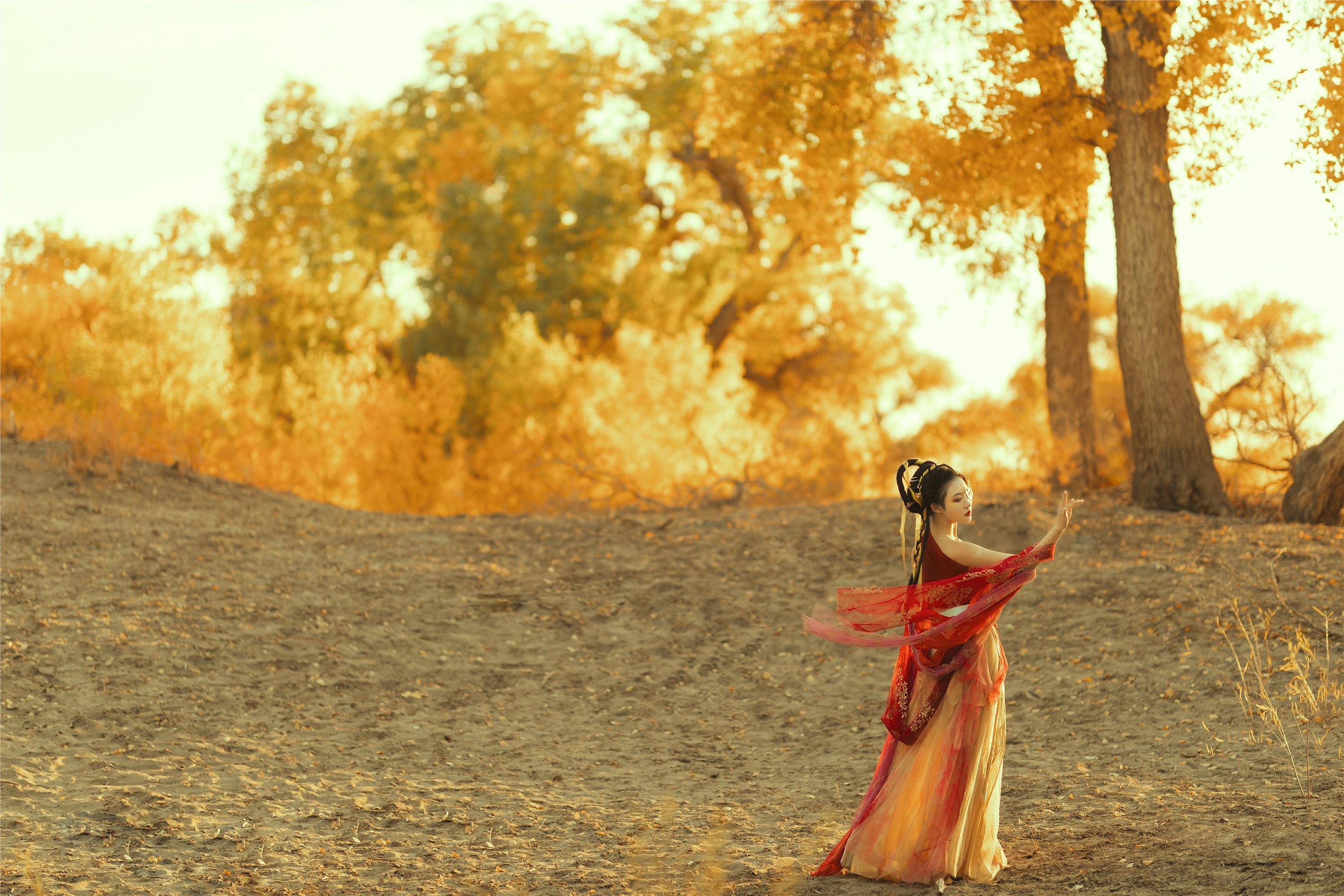 YITUYU艺图语 2021.08.28 胡杨之女 付兮子